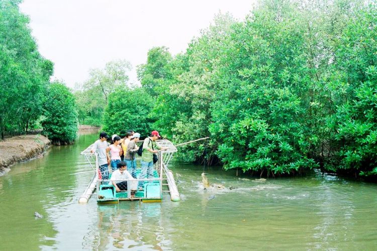 Can-Gio-Mangrove-Forest-monkey-island-crocodile-speed-boat-saigon-ho-chi-minh-vietnam-excursion-tour-1024×674 (1)
