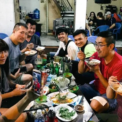 Street Food Tour by Motobike with Local Student